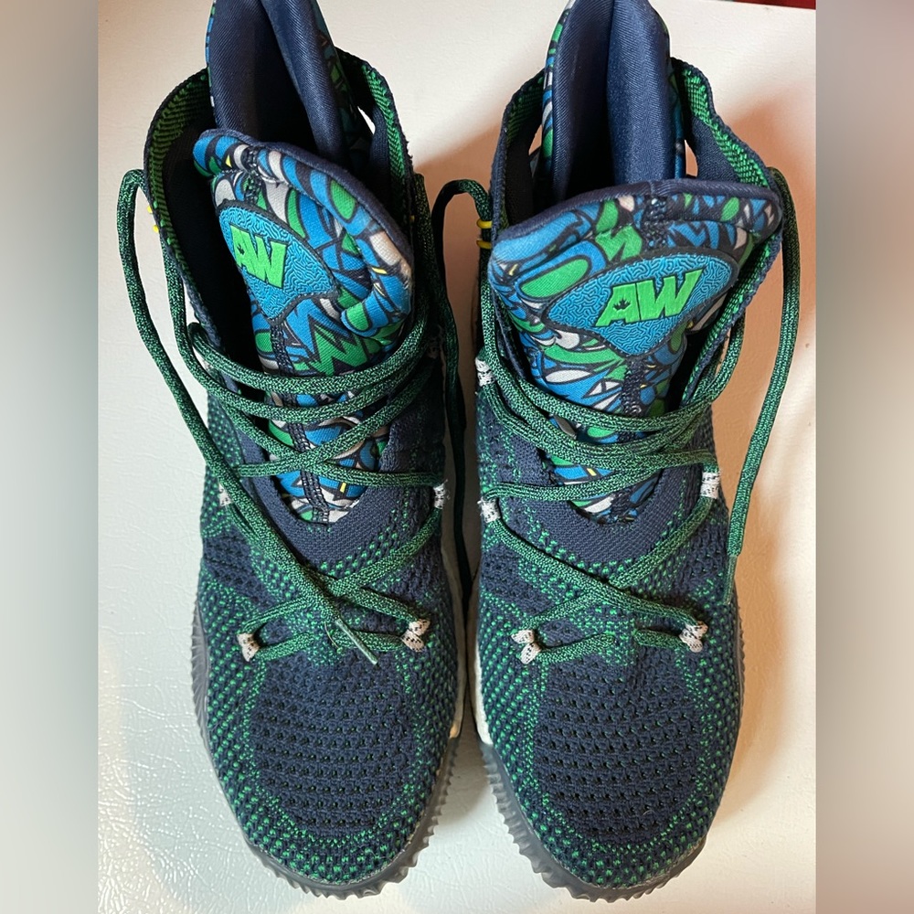 Adidas Andrew Wiggins Crazy Explosive Size 11.Like new condition.